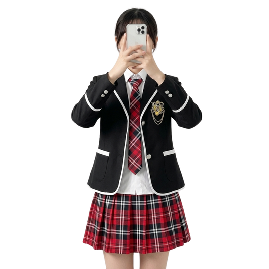 Uniforme Japonais Avec Blazer Ajusté Et Jupe Écossaise