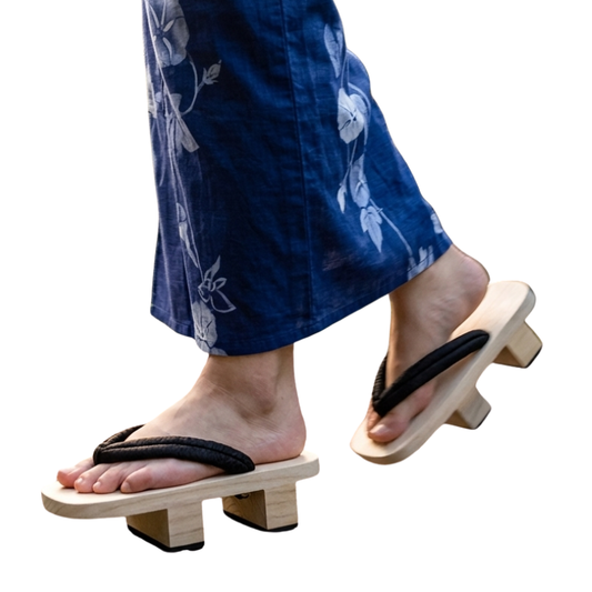 Sandales Geta Japonaises En Bois Clair Avec Semelle Surélevée