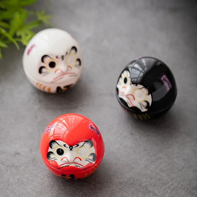 Daruma Regard Déterminé en Céramique