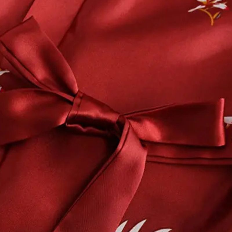Kimono De Nuit En Satin Avec Motifs Grues Japonaises Élégantes