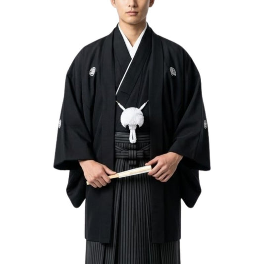 Kimono Japonais Vintage Noir Avec Motifs Traditionnels Élégants