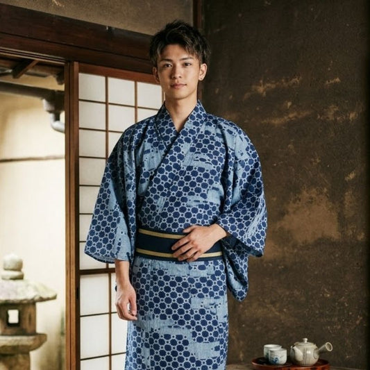 Kimono Japonais Bleu À Motifs Géométriques