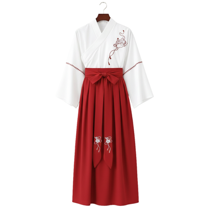 Robe Japonaise Blanche Et Rouge Avec Manches Amples Traditionnelles