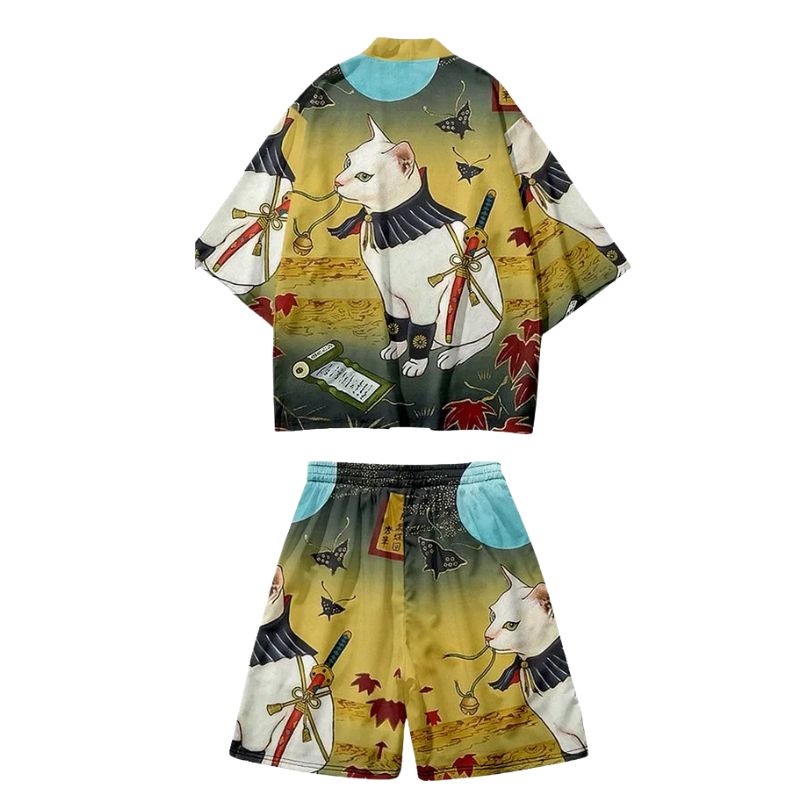 Ensemble Kimono Style Japonais En Veste Ample Et Short Illustré