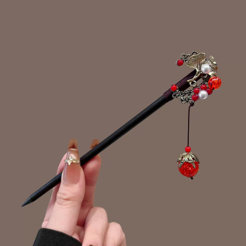 Kanzashi Japonais Avec Ornement Perlé Rouge