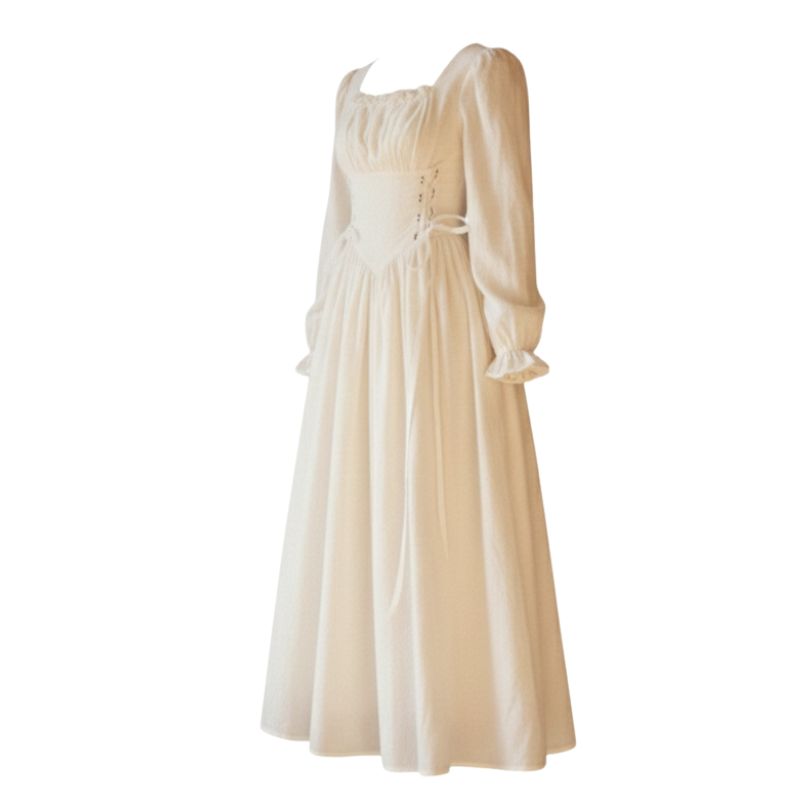 Robe Japonaise Blanche Avec Col Carré Et Taille Cintrée Élégante