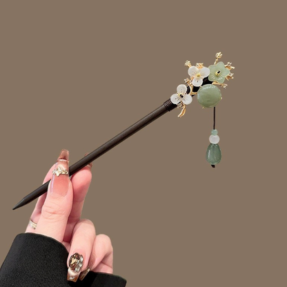 Kanzashi Avec Fleurs Délicates Et Perle Suspendue