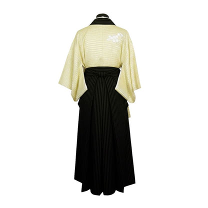 Kimono Japonais Traditionnel Avec Haori Clair Et Hakama Rayé