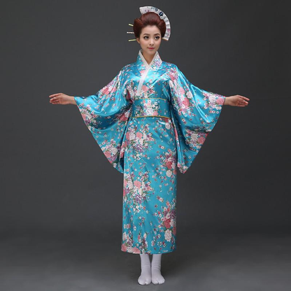Kimono Traditionnel Féminin Avec Coupe Longue
