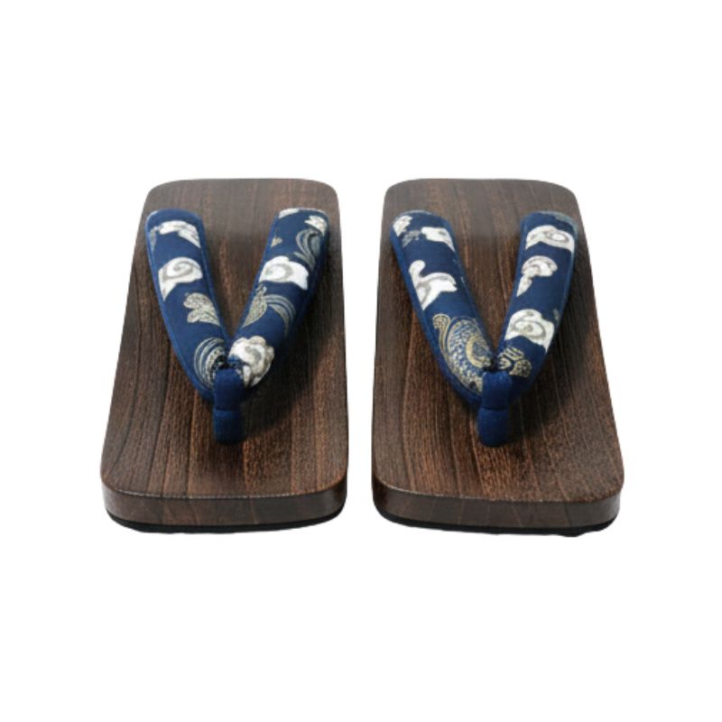 Sandales Geta Traditionnelles Avec Motif Dragon Stylisé