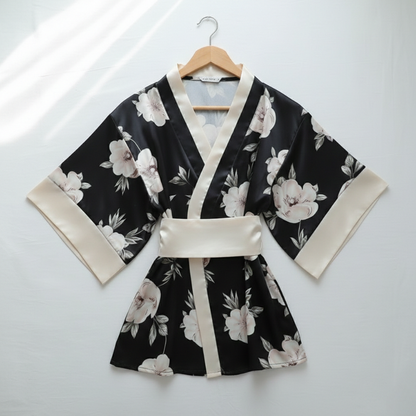 Kimono En Satin Noir Avec Fleurs Japonaise