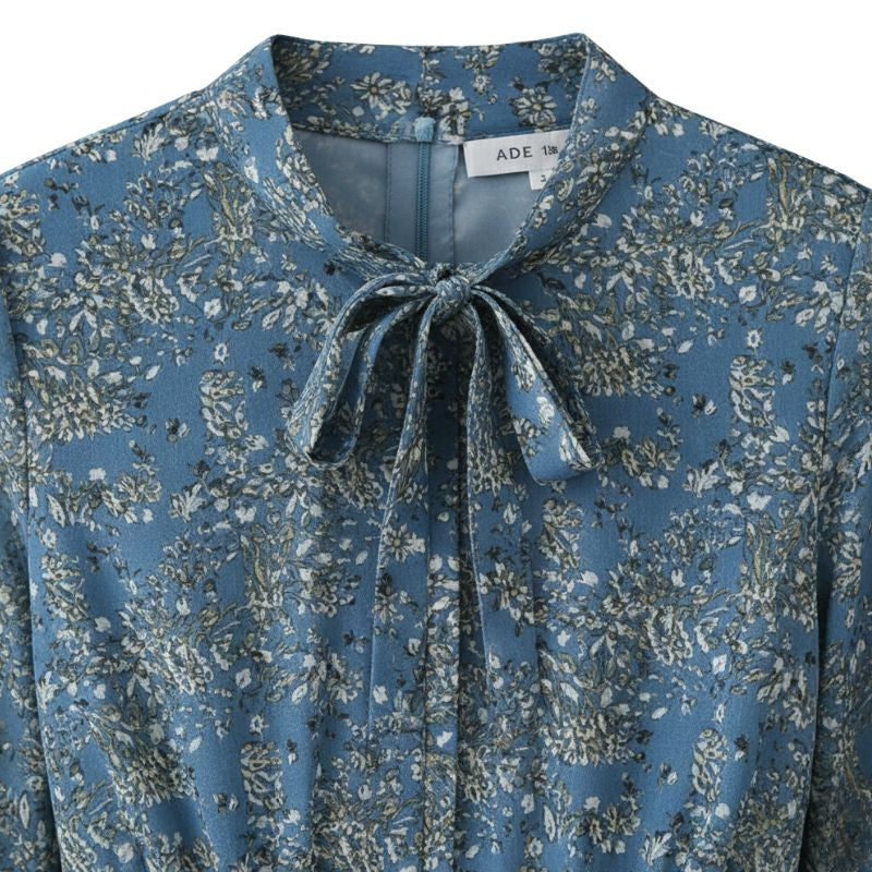 Robe Japonaise En Tissu Fluide Avec Coupe Longue Élégante