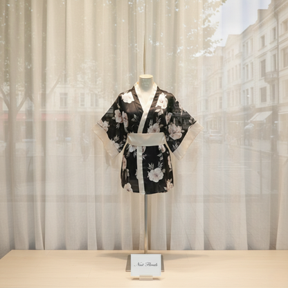 Kimono En Satin Noir Avec Fleurs Japonaise