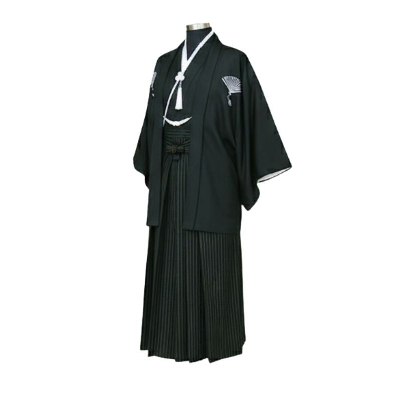 Kimono Japonais Vintage Noir Avec Motifs Traditionnels Élégants