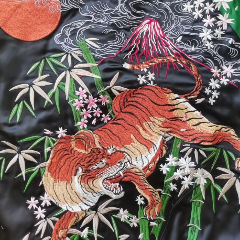 Sukajan Homme Avec Broderie Bambou Et Nuages Japonais