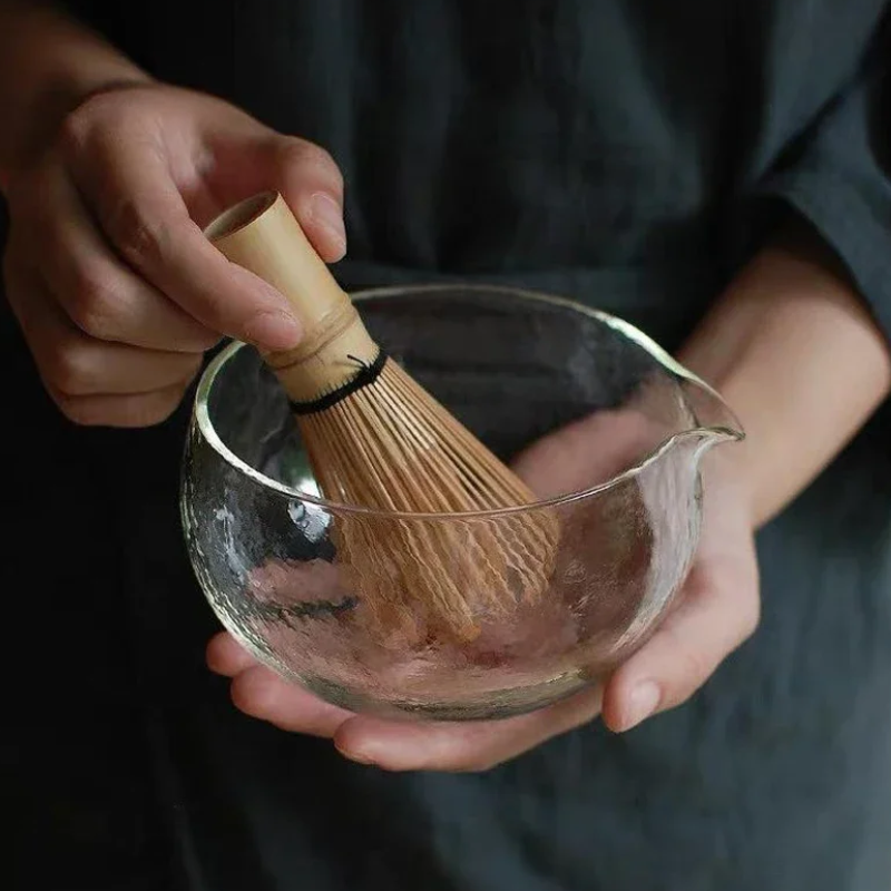 Bol Matcha En Verre Texturé Avec Bec Verseur
