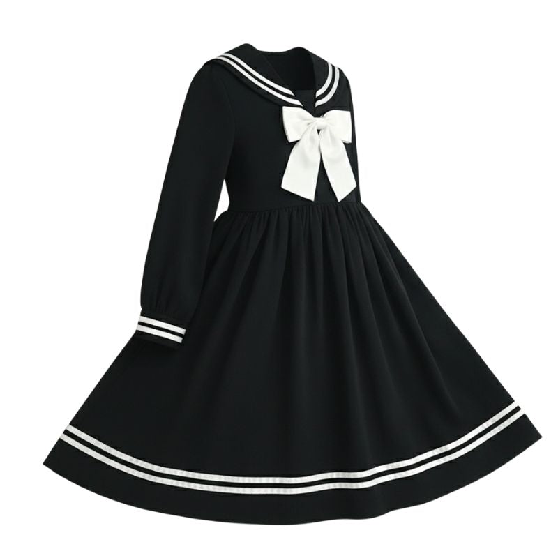 Robe Japonaise Noire Avec Col Marin Et Nœud Blanc