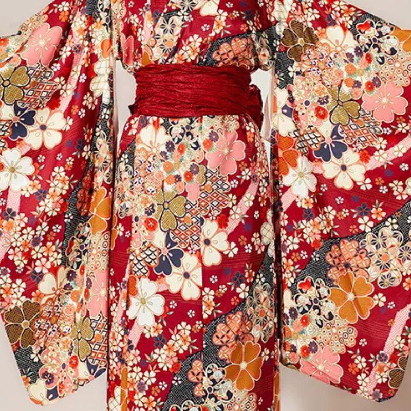 Kimono Traditionnel Japonais Avec Imprimé Floral Et Style Geisha