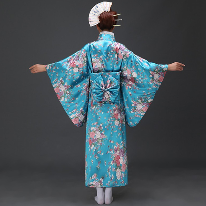 Kimono Traditionnel Féminin Avec Coupe Longue