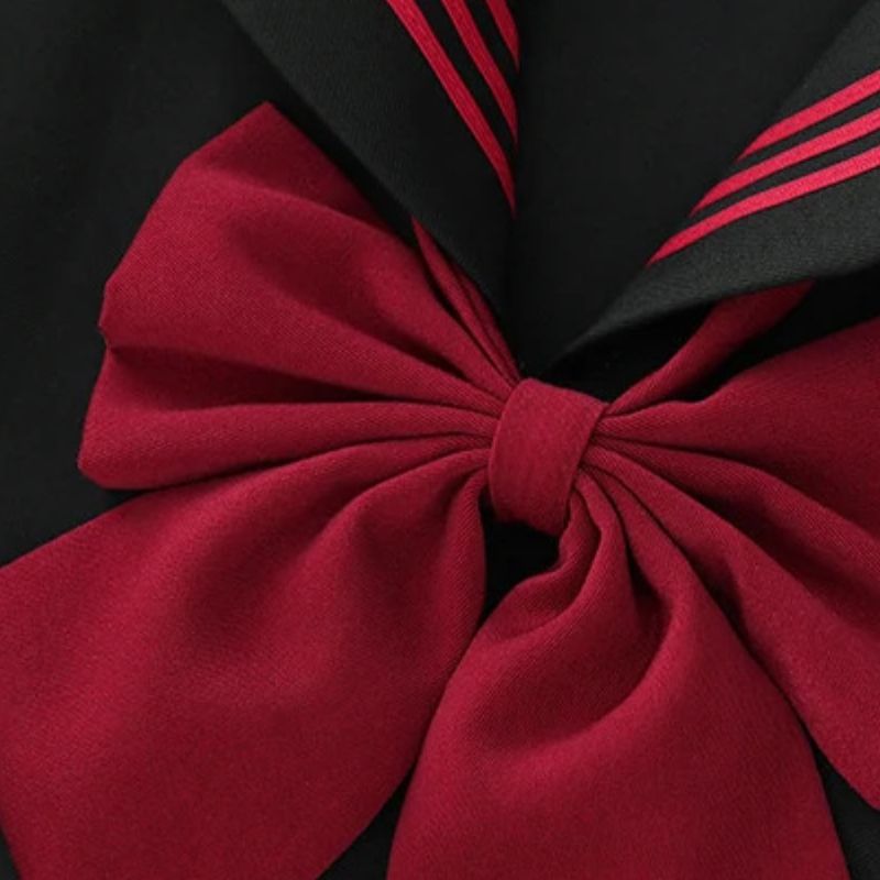 Uniforme Japonais Noir Avec Col Marin Et Nœud Rouge