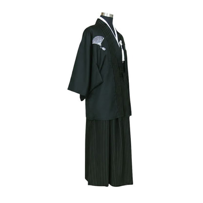 Kimono Japonais Vintage Noir Avec Motifs Traditionnels Élégants