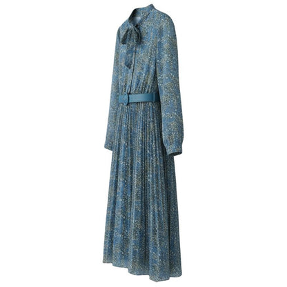 Robe Japonaise En Tissu Fluide Avec Coupe Longue Élégante