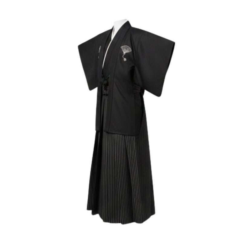 Kimono Japonais Élégant Avec Motifs Éventail Et Hakama Rayé
