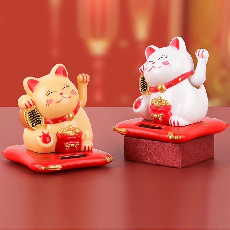 Maneki Neko Souriant À Énergie Solaire