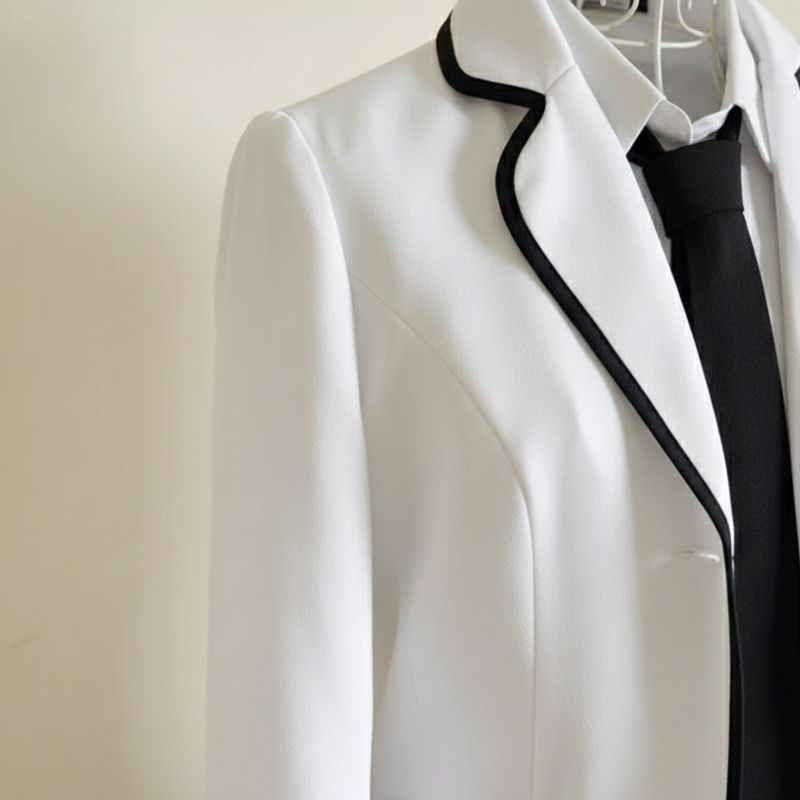 Uniforme Japonais En Style Scolaire Avec Blazer Et Cravate