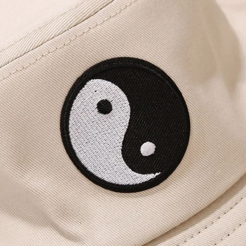 Chapeau Streetwear Avec Symbole Yin Yang Style Urbain