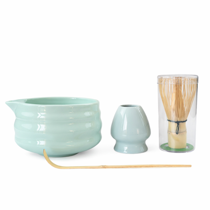Kit Matcha 4 Pièces Avec Bol Verseur Fouet Bambou Et Support