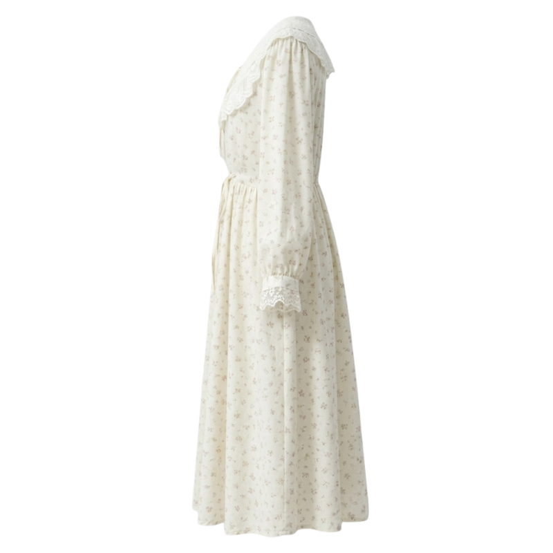Robe Japonaise En Style Vintage Avec Motifs Floraux Discrets