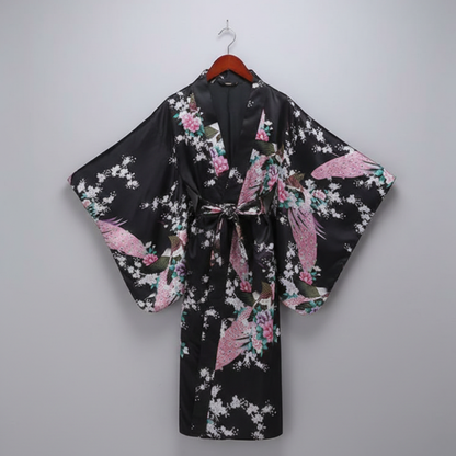 Kimono Traditionnel Japonais Avec Fleurs Délicates