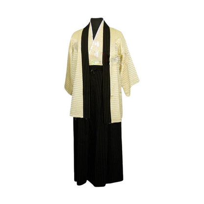 Kimono Japonais Traditionnel Avec Haori Clair Et Hakama Rayé, Kimono Japonais Traditionnel 